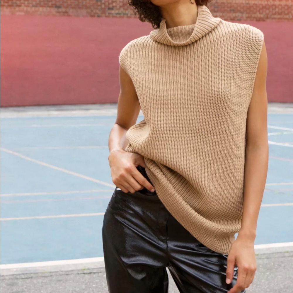Aritzia Wilfred Cortado sweater vest tan small GUC S